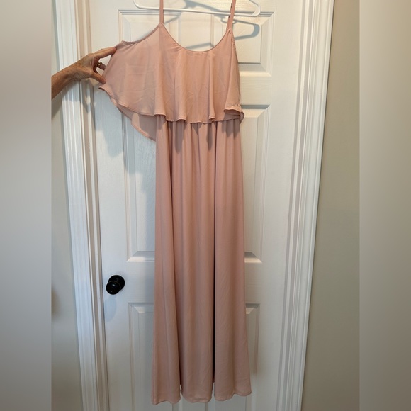 Show Me Your MuMu - Caitlin Ruffle Maxi Bridesmaid Dress
Dusty Blush Crisp
Small - Picture 7 of 8